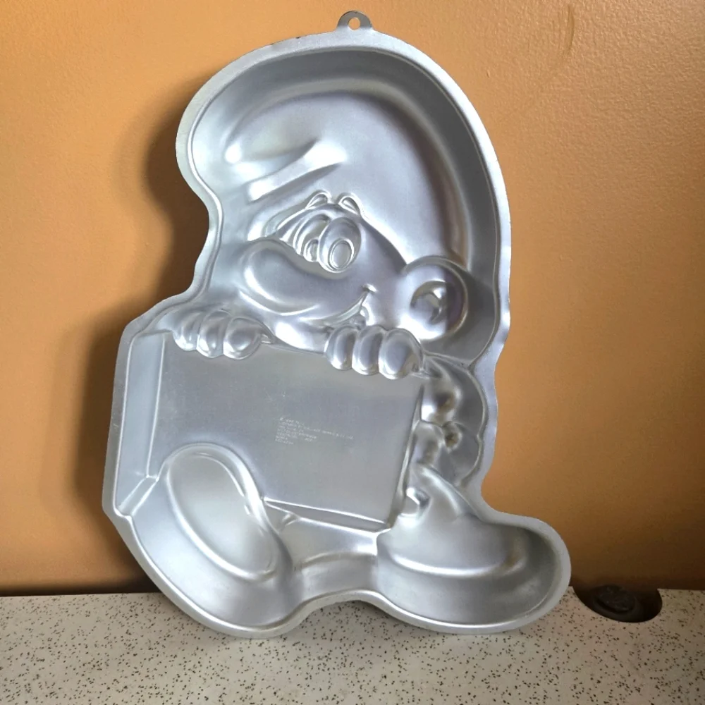 Wilton 1983 Smurf Cake Pan Vintage